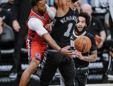 开云体育APP下载-马刺队遭遇魔术队全队发威，客场取胜