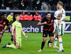 开云体育中国-法兰克福队士气高涨，迎击对手挑战！