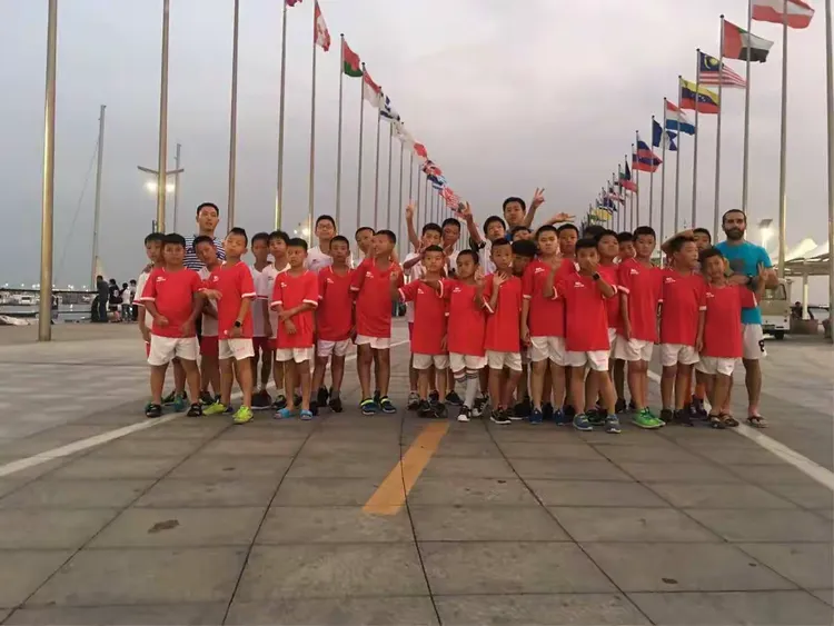 开云体育官网-球员交流收获满满，战术配合更加默契