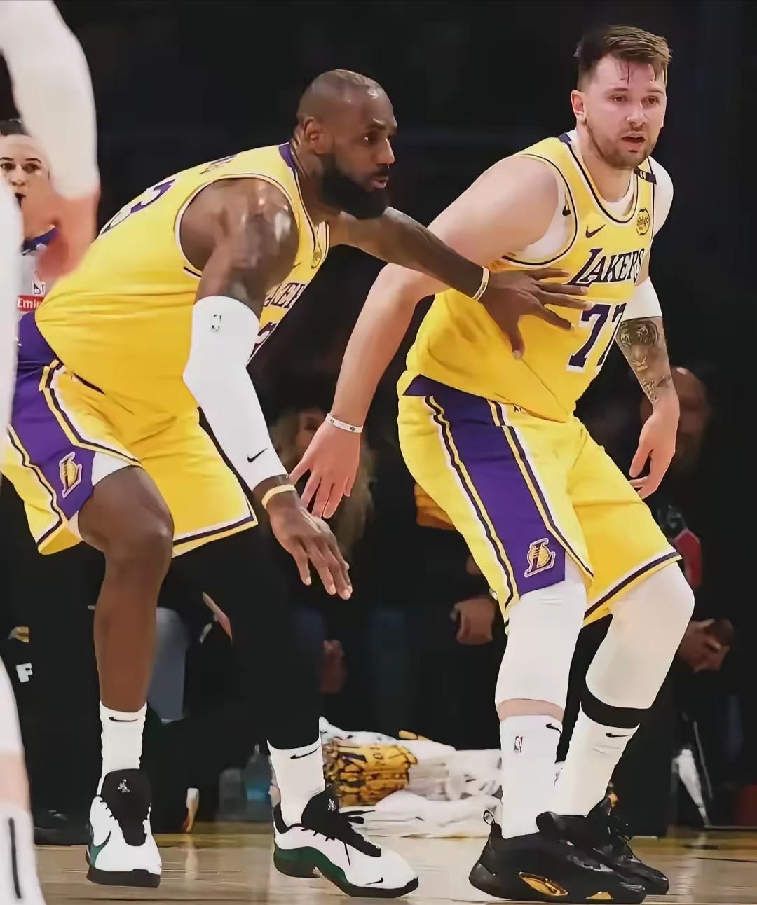 开云体育app-湖人战胜掘金,保持不败纪录