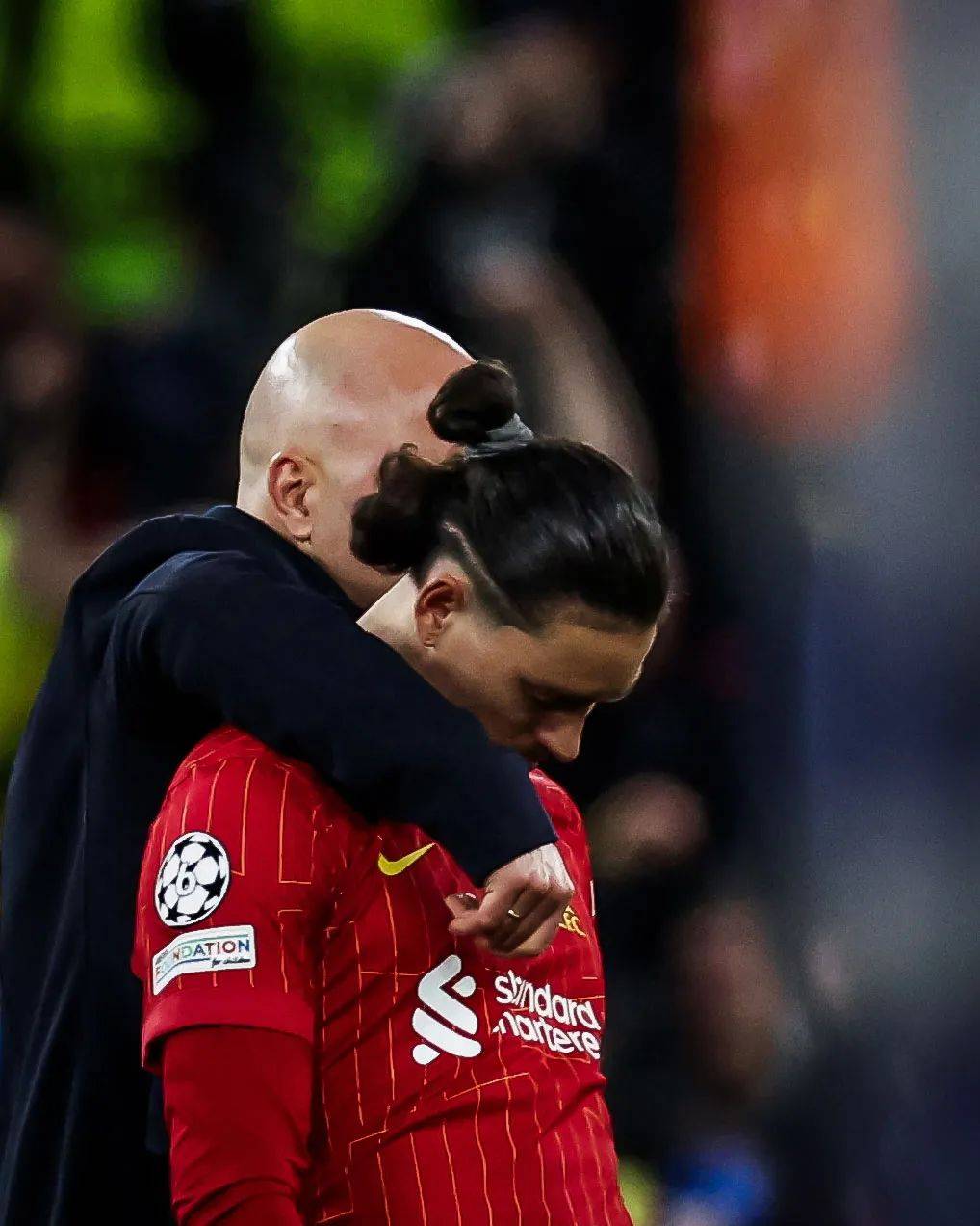 开云APP-包含顶尖球队对抗,场上角逐激烈,胜者笑到最后的词条