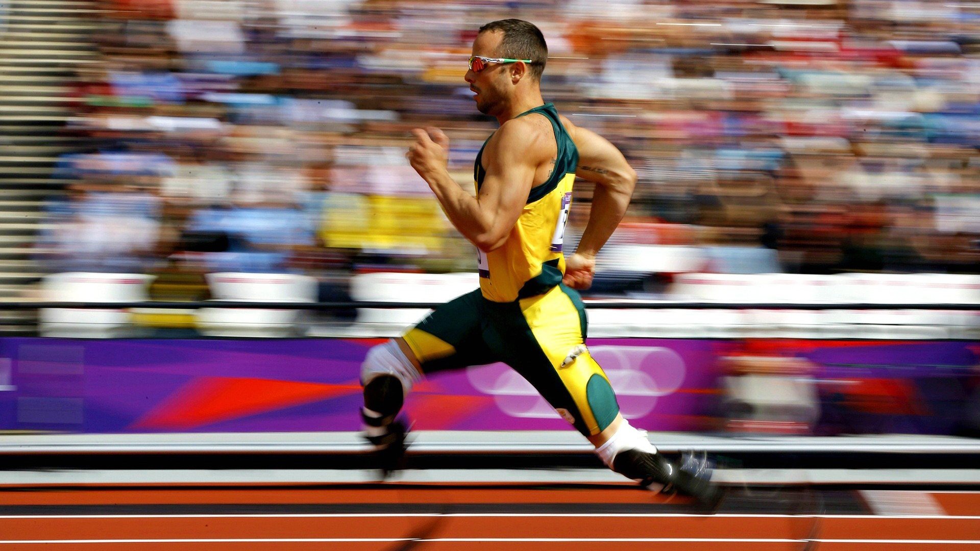 开云体育下载-巴林夜火与老特拉福德的黄昏，当两场强行接管写下竞技体育的残酷诗篇